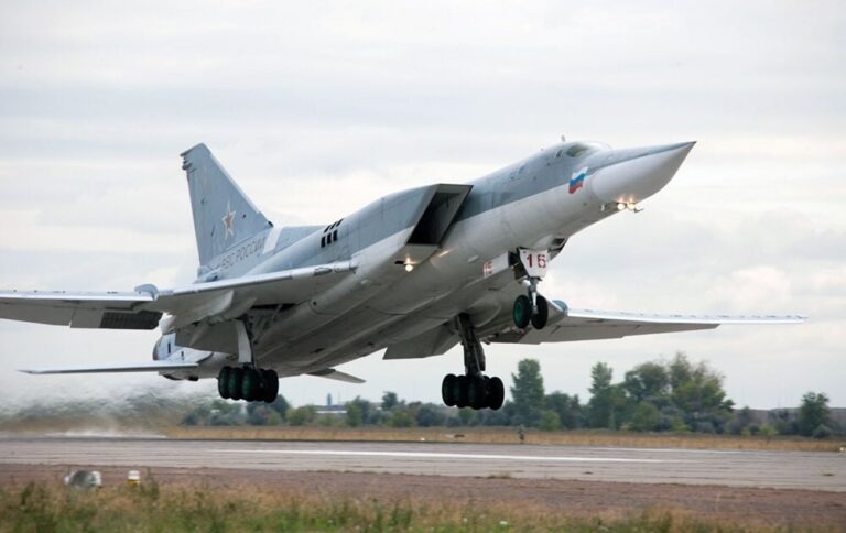 Збиття Ту-22МЗ – це операція ГУР. Літак “приземлили” за 300 км від України