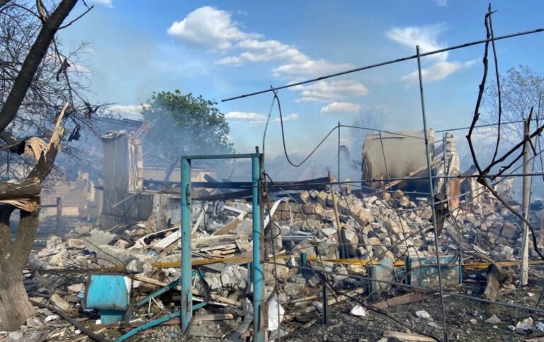 Росіяни атакували село Моначинівка Куп’янського району переробленою ФАБ-1500