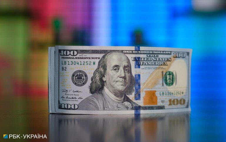 Курс долара 2 травня – НБУ послабив гривню, скільки коштуватиме валюта
