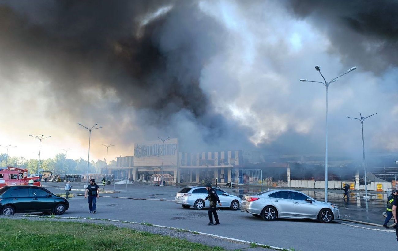 Обстріл Епіцентру в Харкові 25 травня – з’явилося відео влучання