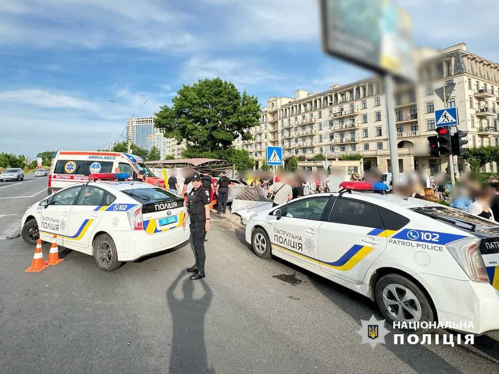 ДТП у Фонтанці сталася під час поліцейської погоні: що відомо про постраждалих