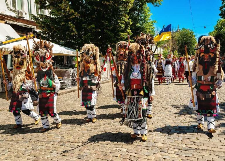 Як кукери з Баннівки виганяли зло на фестивалі національних культур в Одесі