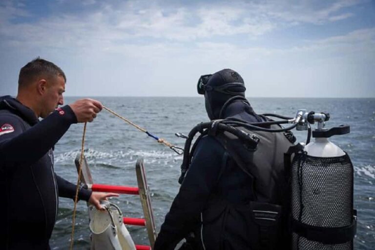 Трагедія в Аркадії: водолази знайшли тіло дівчини, змитої в море з пірса