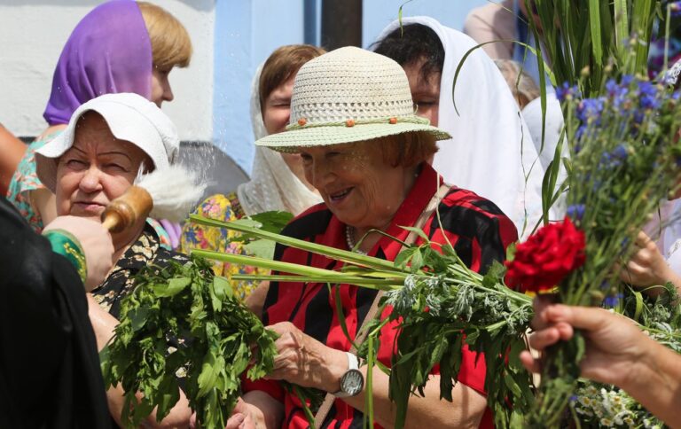 Зелені свята,Трійця або П’ятидесятниця – чим відрізняються, дата та як святкувати