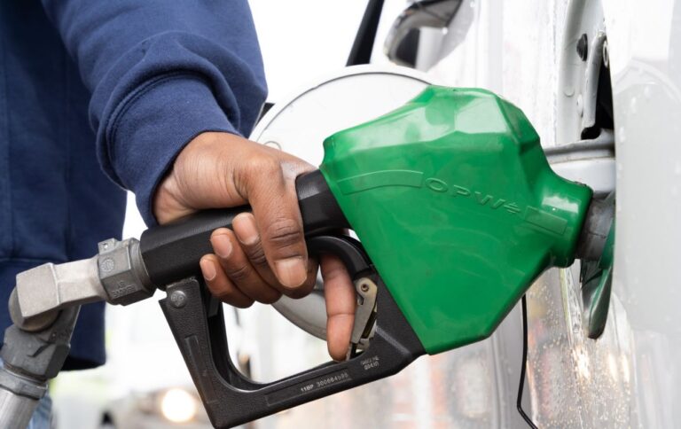 Ціни на бензин зросли за червень на 1%