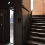 В Одесі через відключення світла в ліфті мало не задихнулася жінка із собачкою