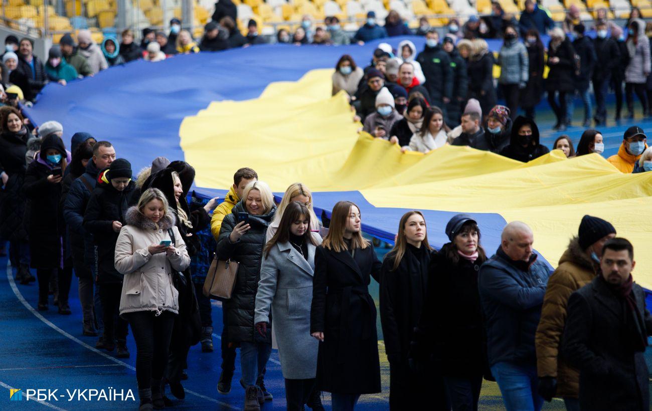 Рівень єдності в українському суспільстві залишається високим на третьому році війни