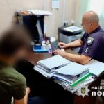 В Одесі чоловік у військовій формі з пістолетом пограбував перехожого: ким виявився грабіжник