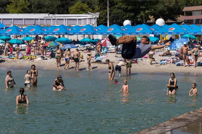 Температура морської води в Одесі сьогодні, 16 липня: ідеально не тільки для людей