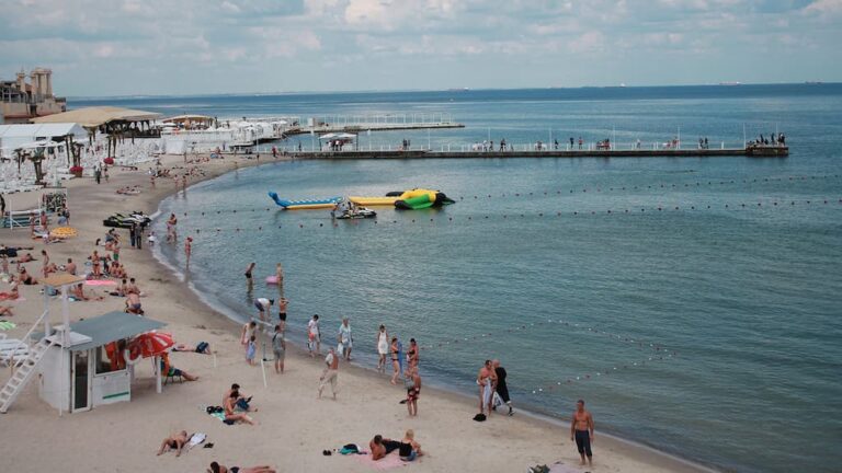 Температура морської води в Одесі сьогодні, 10 липня: чи потеплішає