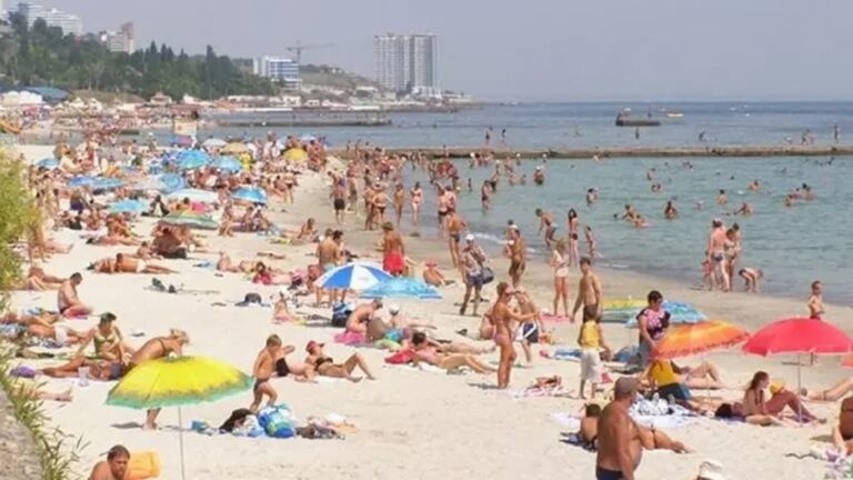 Температура морської води в Одесі сьогодні, 27 липня: повітря охололо, а вода?
