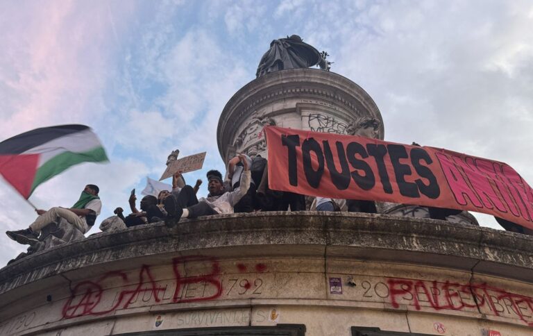 Вибори у Франції – у Парижі спалахнули протести електорату альянсу лівих партій