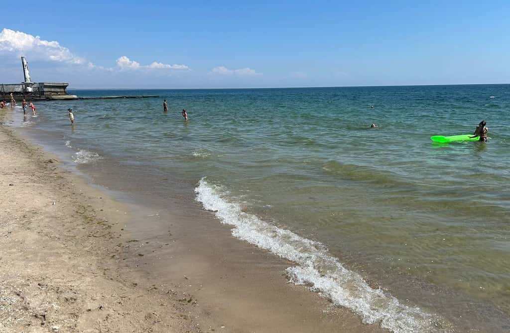 Плями мазуту на одеських пляжах: яких висновків дійшли екоінспектори