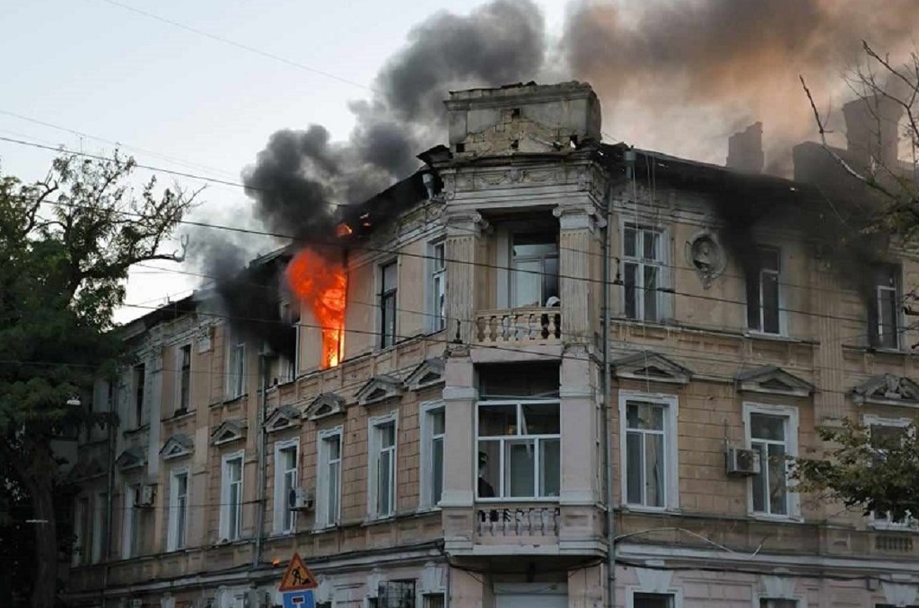 В Одесі знову горів будинок-пам’ятник архітектури на Софіївській (фото, відео)