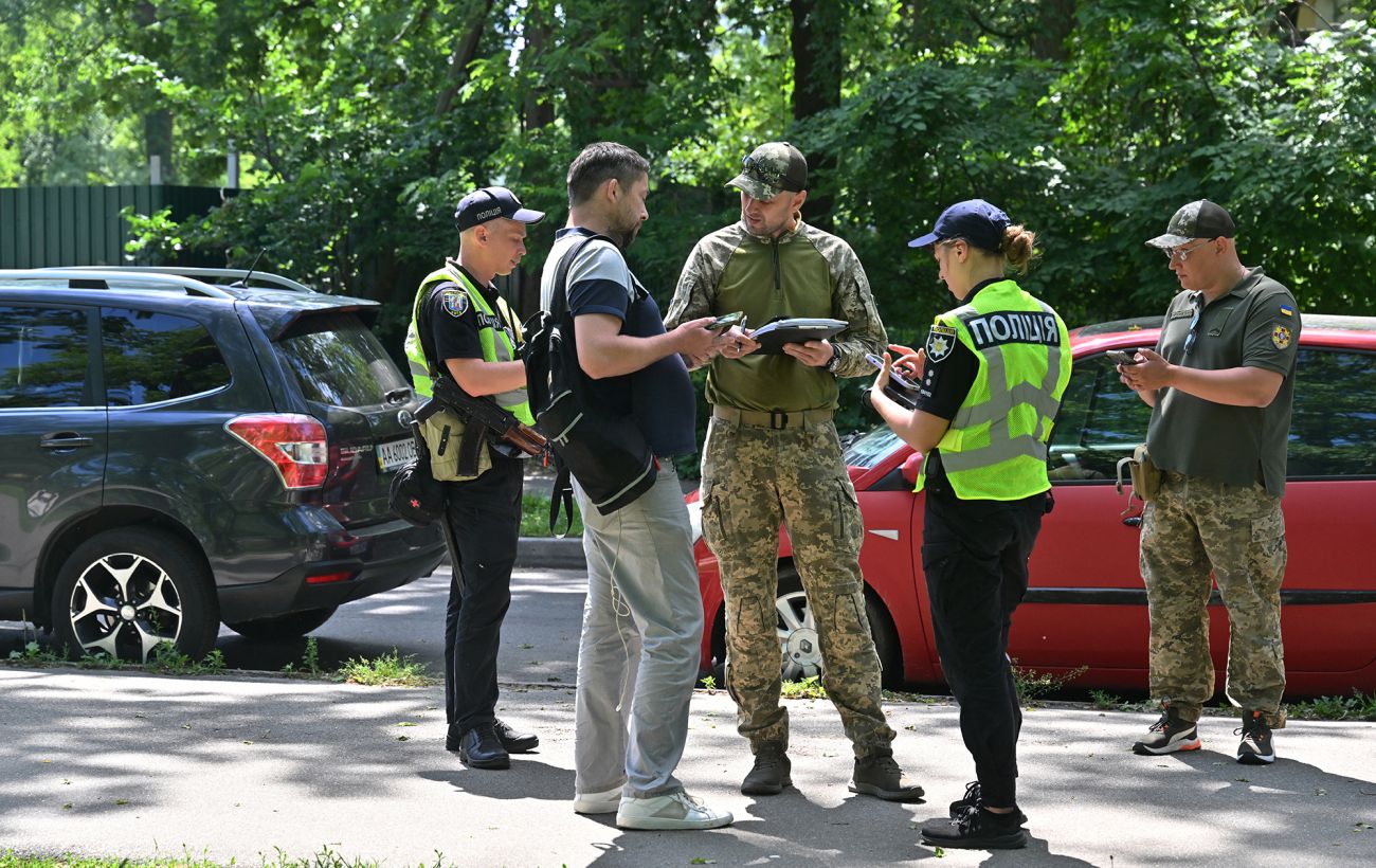 Вручення повісток в Івано-Франківській обасті – у Калуській громаді формують групу з 27 людей