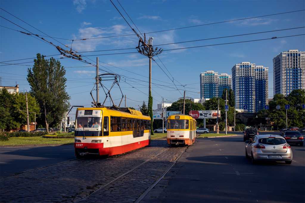 На площу Толбухіна повернулися трамваї