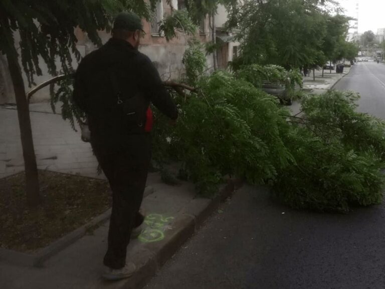 Погода в Одесі 18 вересня: не ходіть під деревами