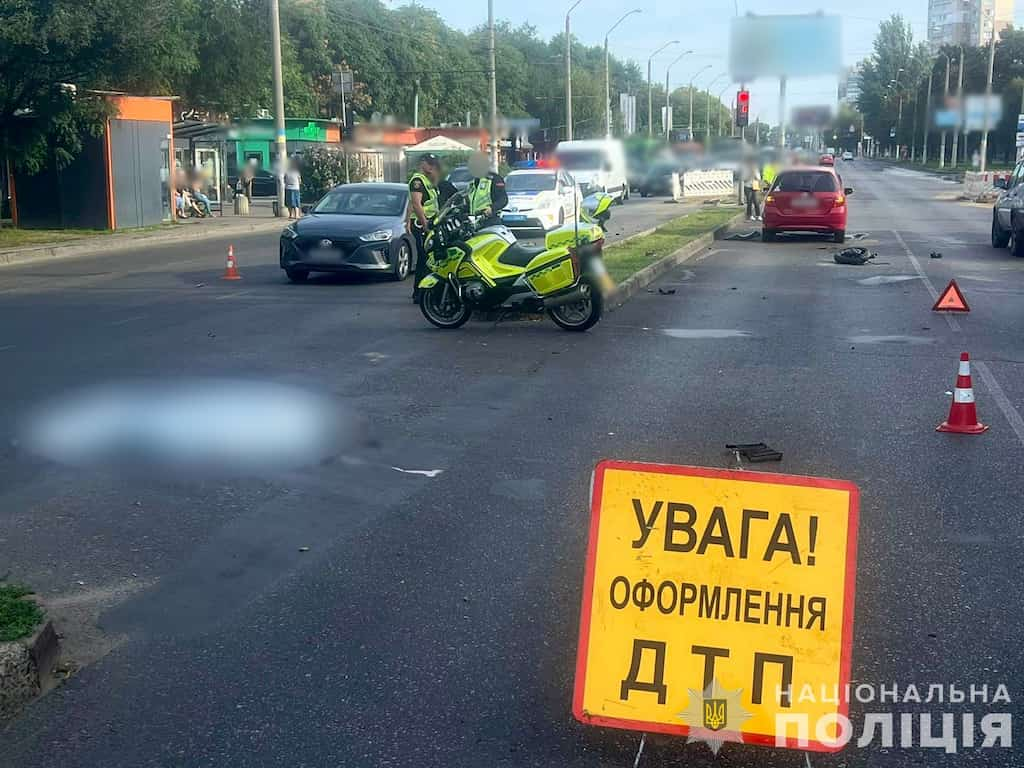 ДТП в Одесі: загинув молодий мотоцикліст, дівчина-пасажир потрапила до лікарні