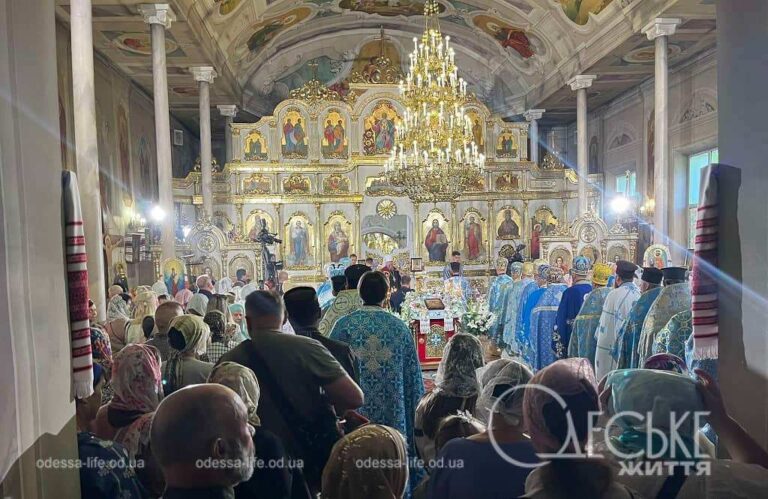 До Одеси на велике християнське свято приїхав голова Православної Церкви України Єпіфаній (фоторепортаж)