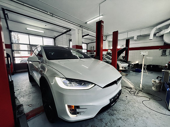 Типичные поломки Tesla и как их устраняют в ElCars