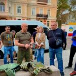 Одеських комунальників відправили до Донецької області будувати укріплення (відео)