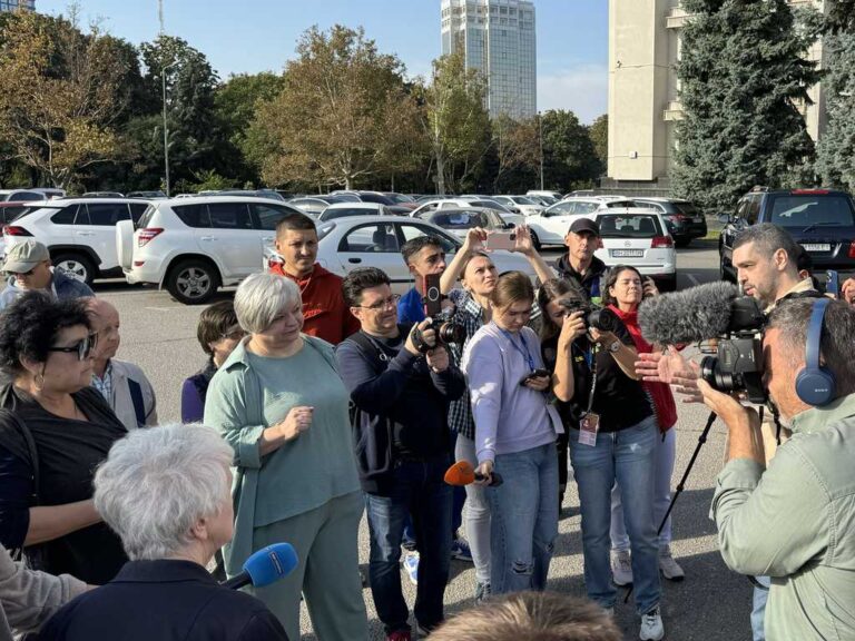 Одесити провели пікет проти знесення пам’ятників та перейменування вулиць