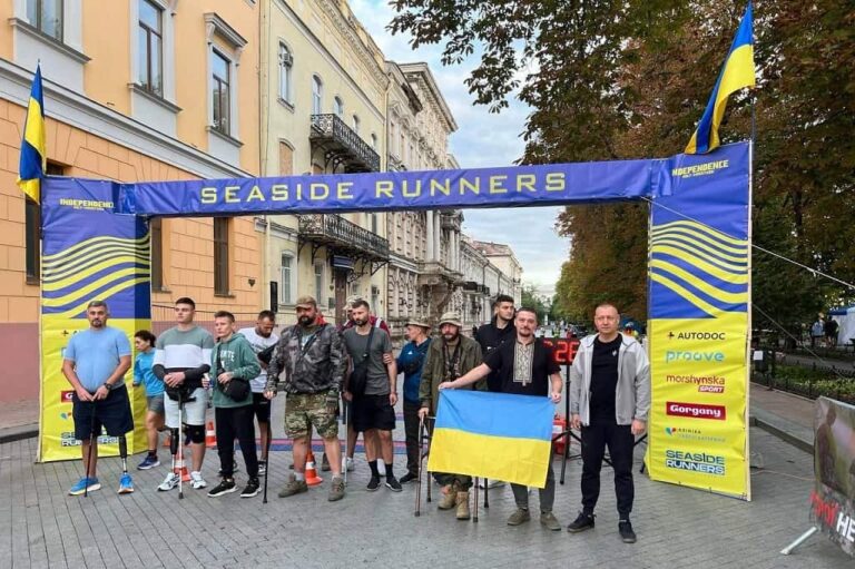 У центрі Одеси пройшов благодійний напівмарафон (фоторепортаж)