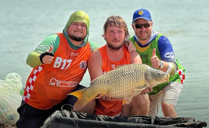 Одесит спіймав величезного коропа і став чемпіоном світу