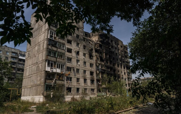 Бої за Торецьк – росіяни зайшли на східну околицю міста, бої ведуться буквально за кожен під’їзд