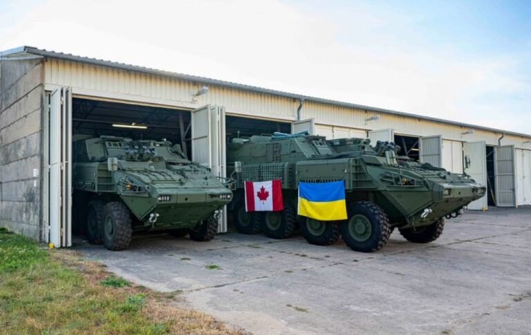 Бронетранспортери LAV відправили в Україну, фото