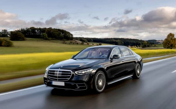 Mercedes-Benz S-Class: як авто змінює уявлення про розкіш?