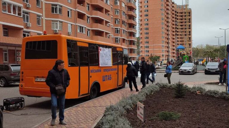 Де можуть отримати допомогу одесити, чиї будинки постраждали від нічної атаки