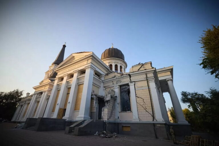 Як в Одесі відновлюють собор, зруйнований росіянами