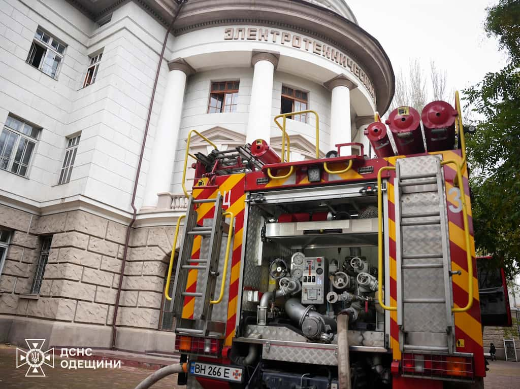 У центрі Одеси горів університет – студентів евакуювали