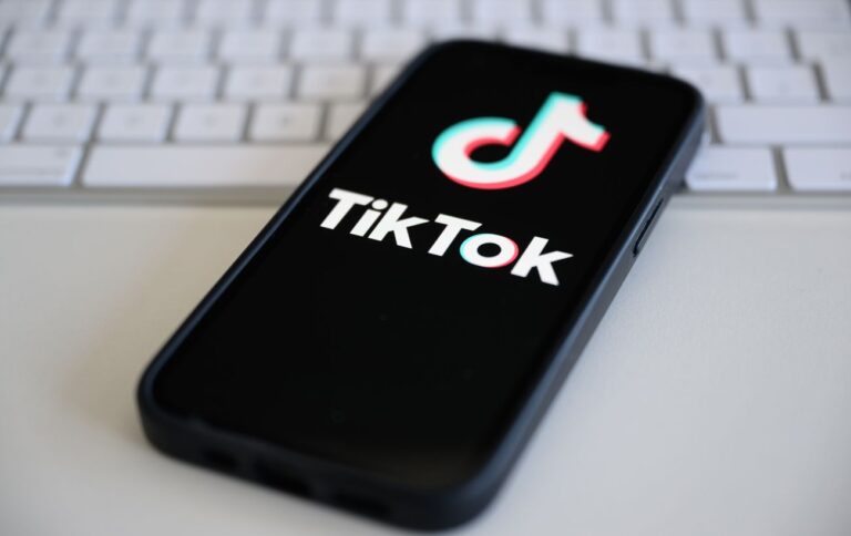 Канада наказала TikTok припинити свою діяльність у країні