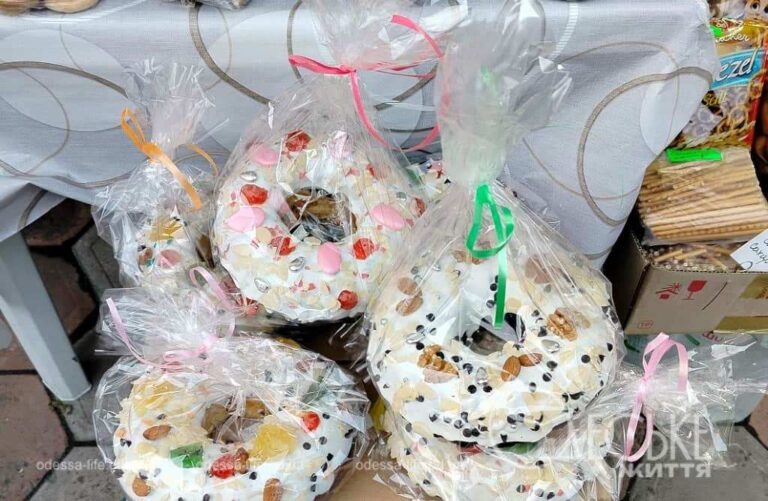Скільки коштують в Одесі різдвяні калачі та штолени