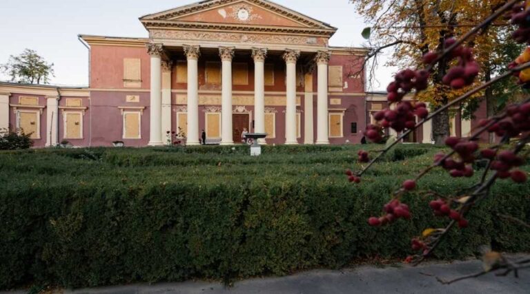 Завершено стабілізацію Одеського художнього музею після удару