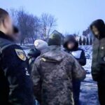 Обшуки поліція проводить через справи щодо втечі ухилянтів за кордон 17 січня