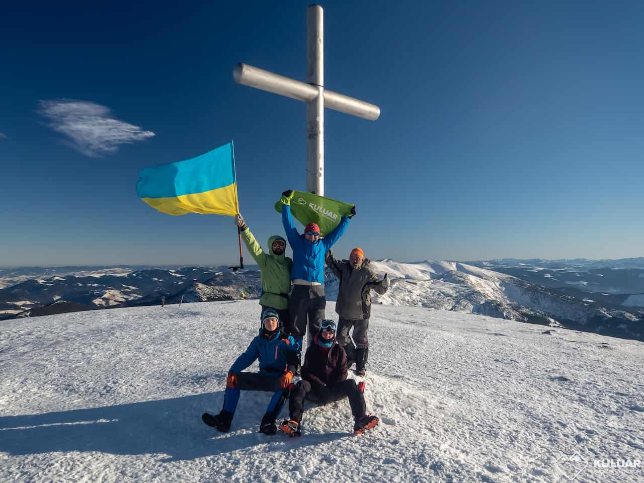 Зимовий відпочинок в Карпатах: як підготуватися до перших канікул чи відпустки у горах?