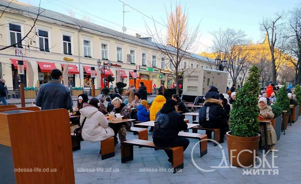 McDonald`s на Дерибасівській відкрився – фоторепортаж