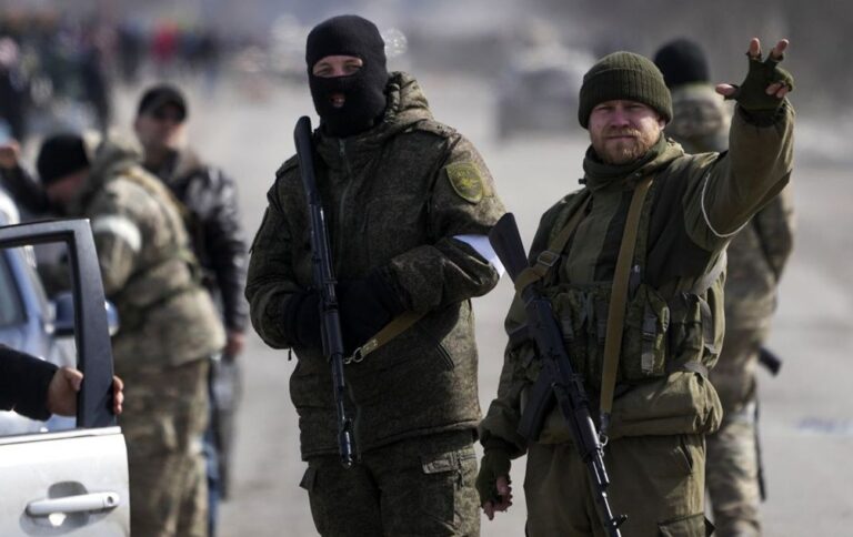 Війська РФ у Запорізькій області влаштовують склади боєприпасів у домах місцевих