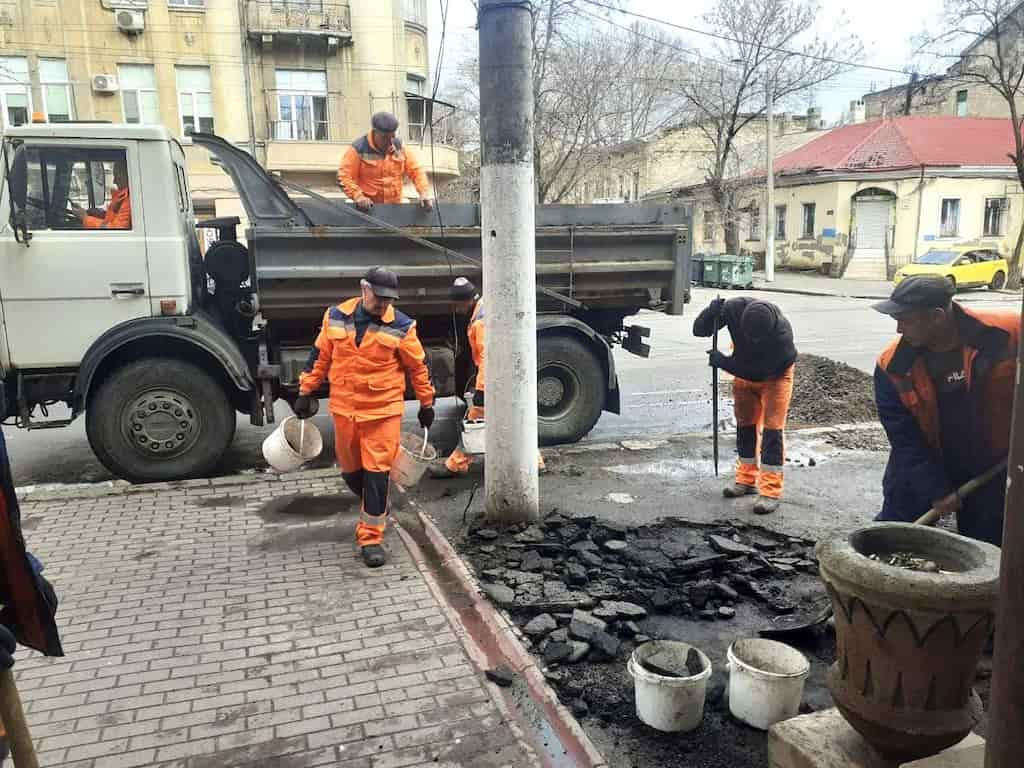 Одеса терміново потребує ремонту тротуарів