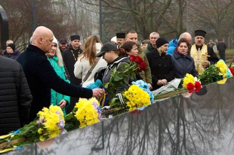 В Одесі на новому меморіалі дзвонитиме дзвін по загиблими героями