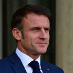 Макрон пообіцяв повернути мир в Україну