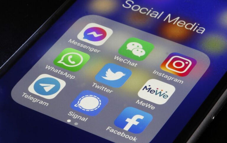 У WhatsApp можна буде прив’язати соцмережі до профілю