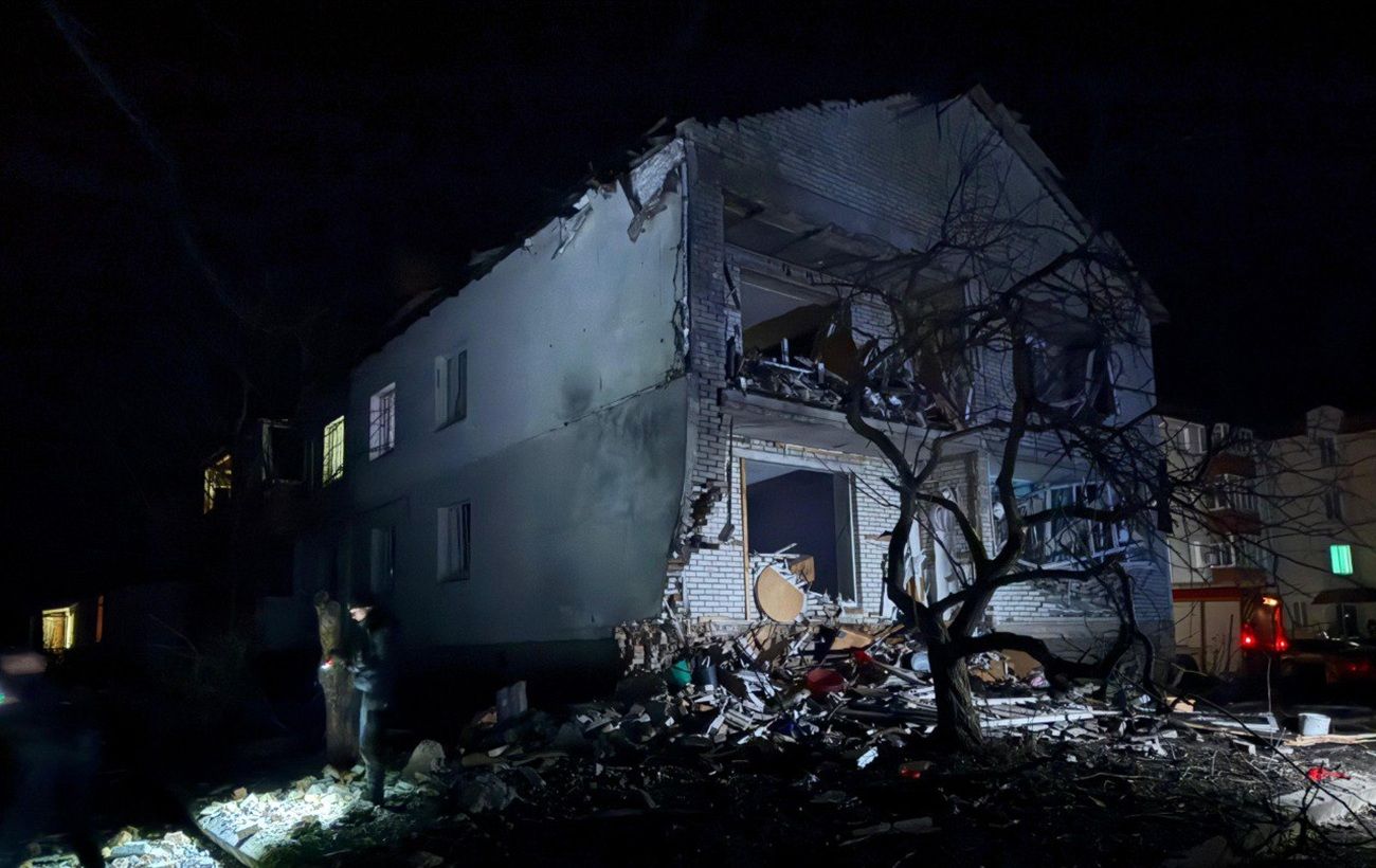 Удар дронів по селу під Сумами завдали війська РФ 2 лютого вночі – фото