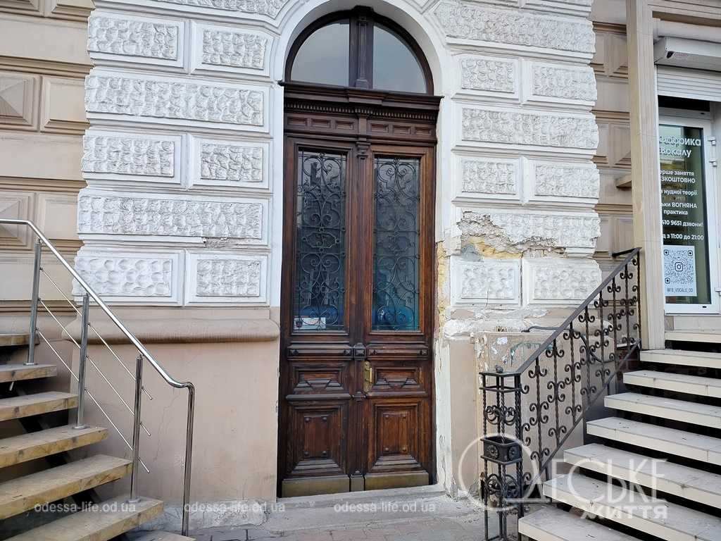 В Одесі відреставрували історичні двері будинку Флоріана Рожицького