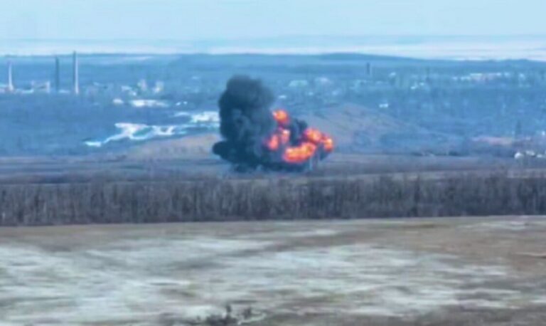 На околицях Торецька збили російський літак Су-25