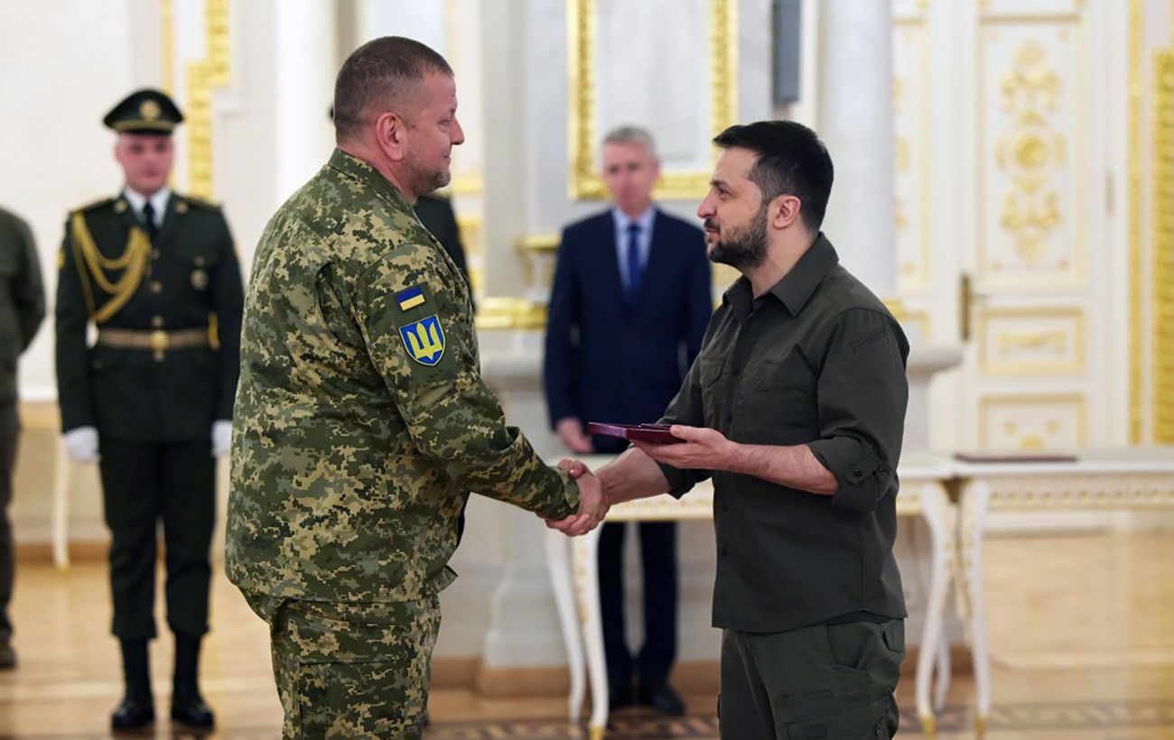 Рейтинг Зеленського злетів до 65%, але його випереджає Залужний