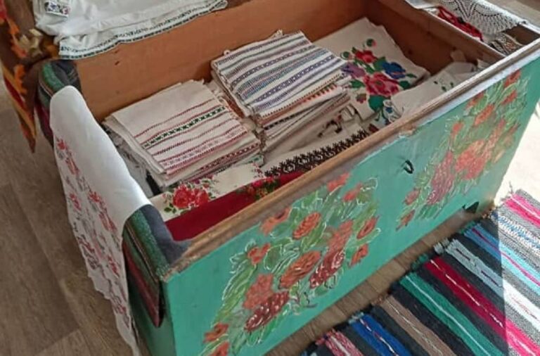 Які скарби зберігає бабусина скриня з Одещини?